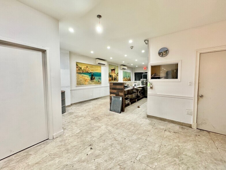 More Photos Of 2844 31st St, Astoria Storefront Retail Residential For Lease