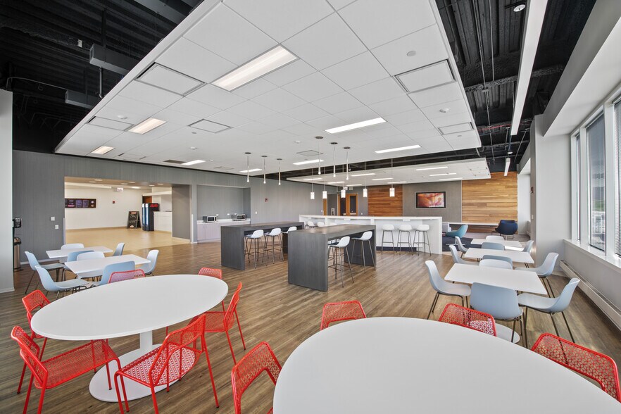 More Photos Of 3333 Finley Rd, Downers Grove Office For Lease