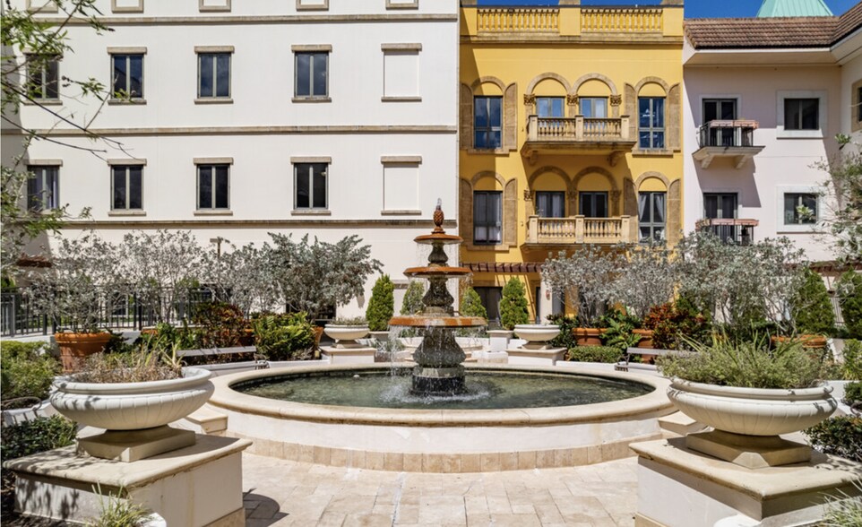 More Photos Of 2121 S Hiawassee Rd, Orlando Apartments For Lease