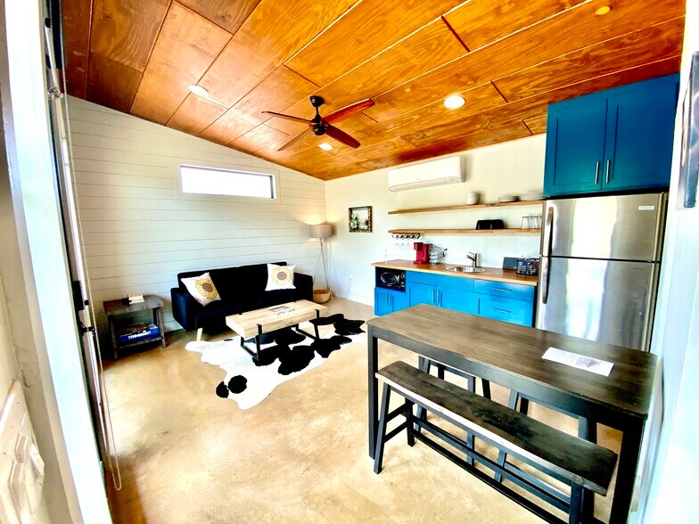 More Photos Of 405 Martin rd, Dripping Springs Specialty For Sale