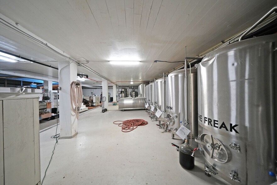 More Photos Of 31 N 1st Ave, Yakima General Retail For Sale