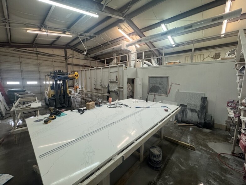 More Photos Of 722-726 Roanoke St, Salem Research And Development For Sale