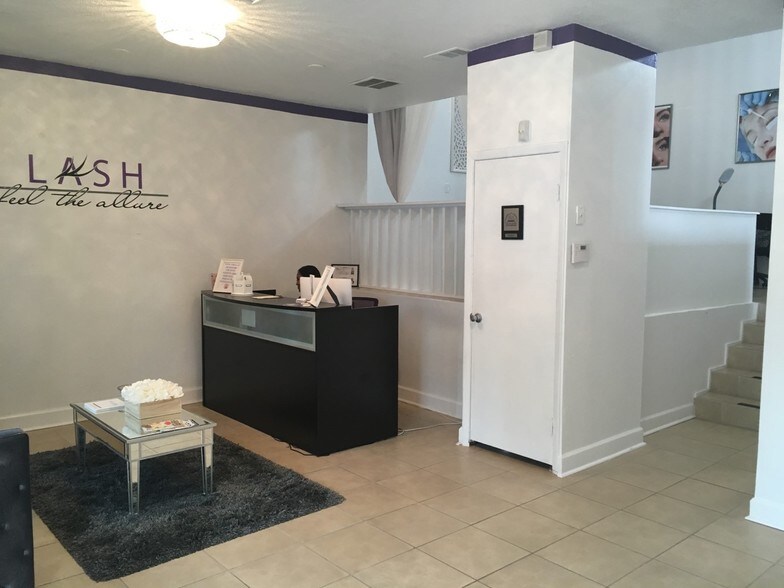 More Photos Of 3215-3217 S Macdill, Tampa Unknown For Lease