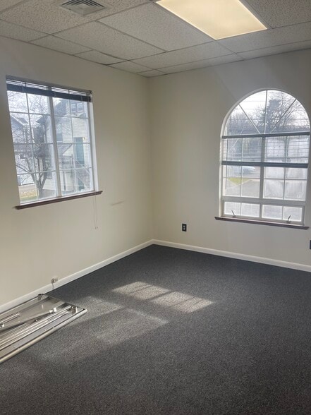 More Photos Of 188 Eagle Rock Ave, Roseland Office For Lease
