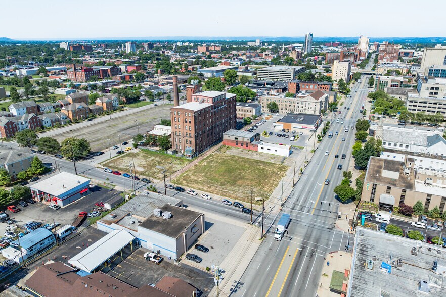 More Photos Of 430-440 E Broadway and Finzer, Louisville Land For Sale
