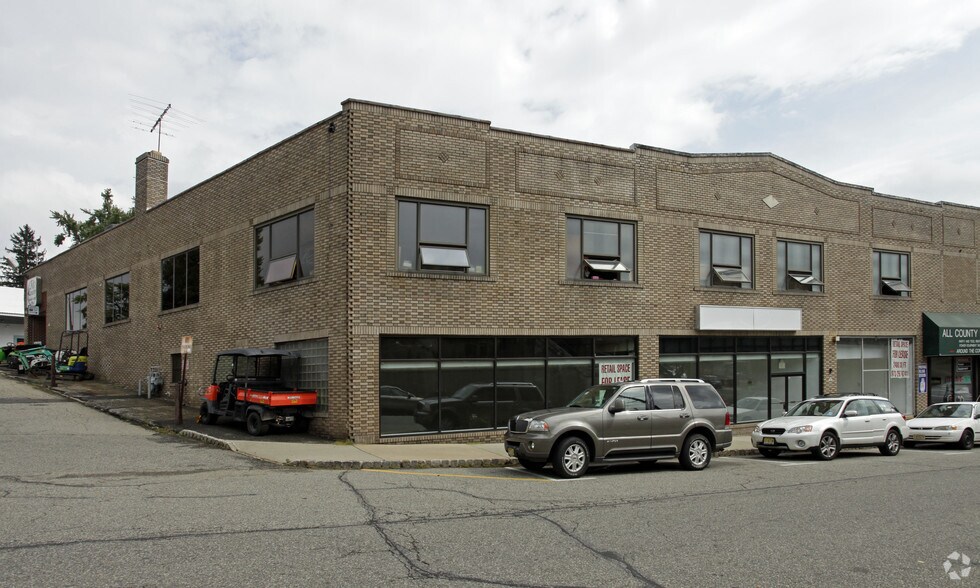 More Photos Of 2 Lackawanna Pl, Morristown Storefront For Lease