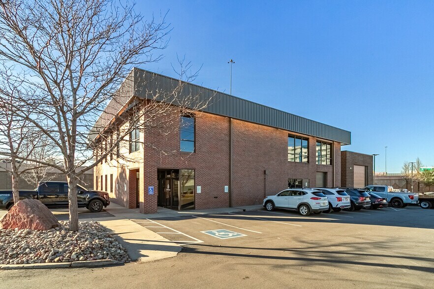 More Photos Of 5801 Logan St, Denver Research And Development For Lease