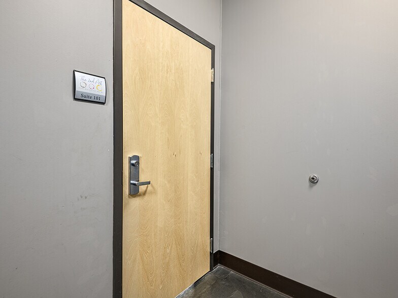 More Photos Of 101 E Allen St, Hendersonville Medical For Lease