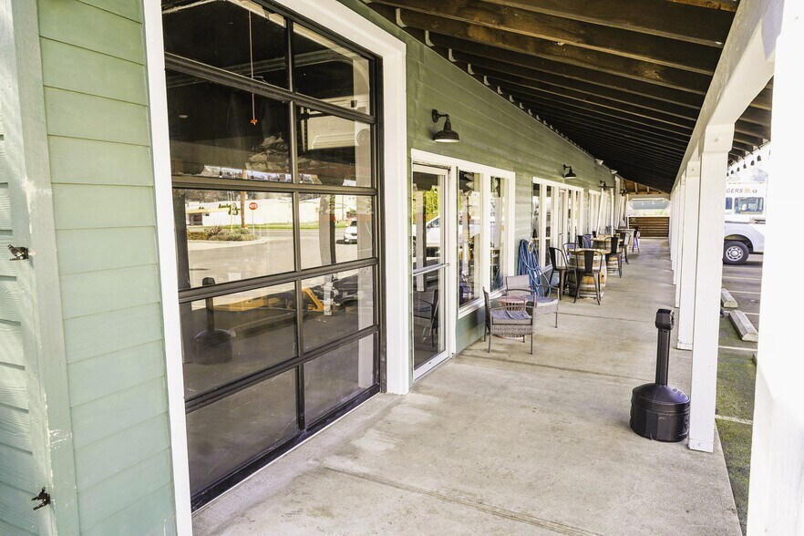 More Photos Of 194 SE Main St, Winston Flex For Sale