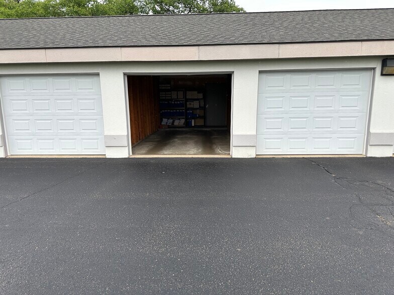 More Photos Of 834 King Hwy, Kalamazoo Office For Lease