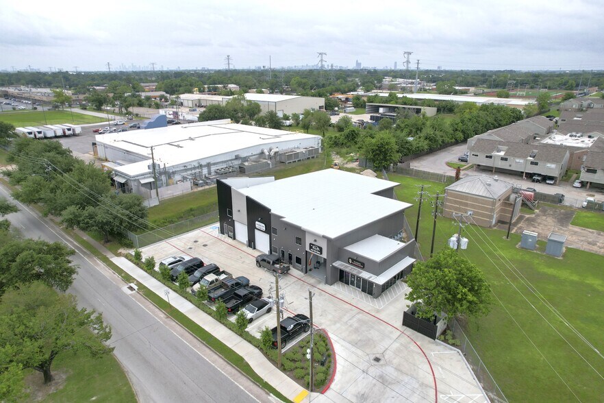 More Photos Of 9525 Kempwood Dr, Houston Flex For Lease