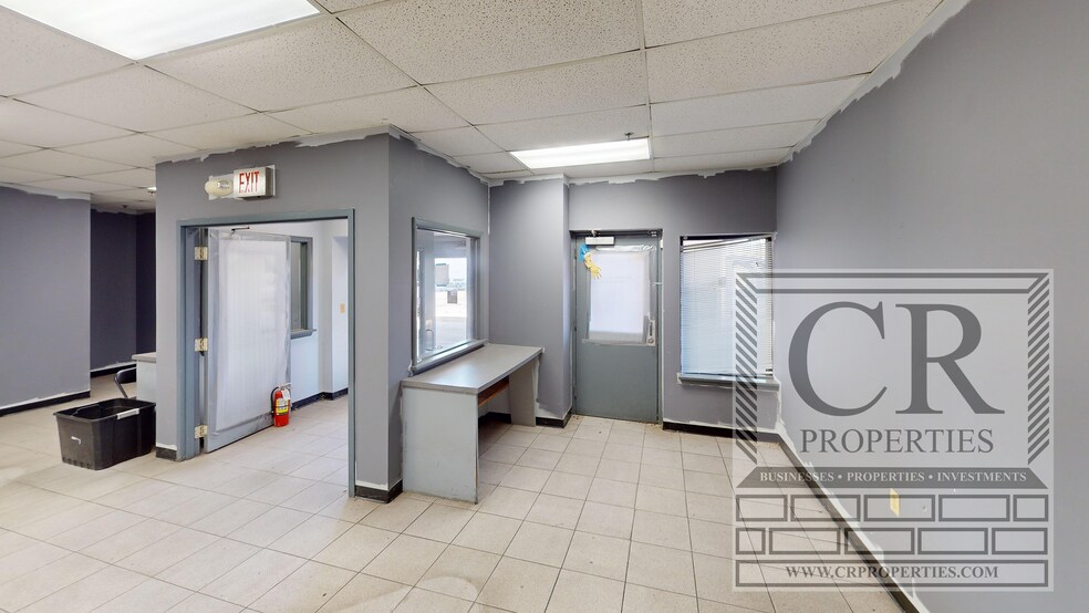 More Photos Of 2934 US Route 9W, New Windsor Township Auto Dealership For Sale