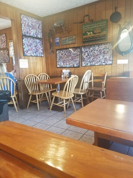 More Photos Of 601 Burbank Cir, Smyrna Restaurant For Sale