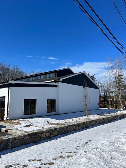 More Photos Of 45 Maple St, Warwick Light Manufacturing For Lease