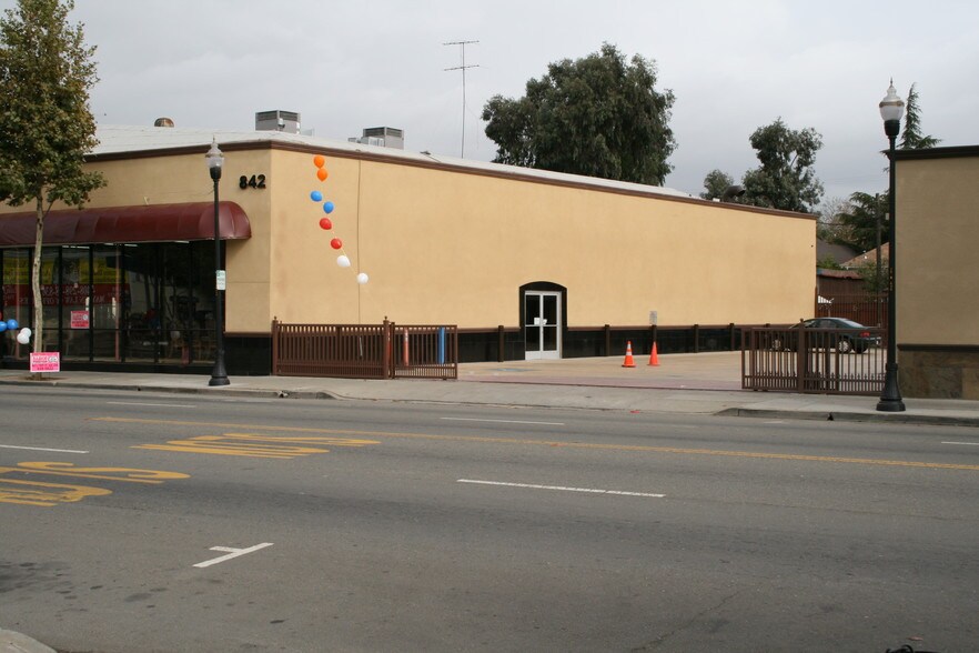 More Photos Of 842 S 1st St, San Jose Storefront For Lease