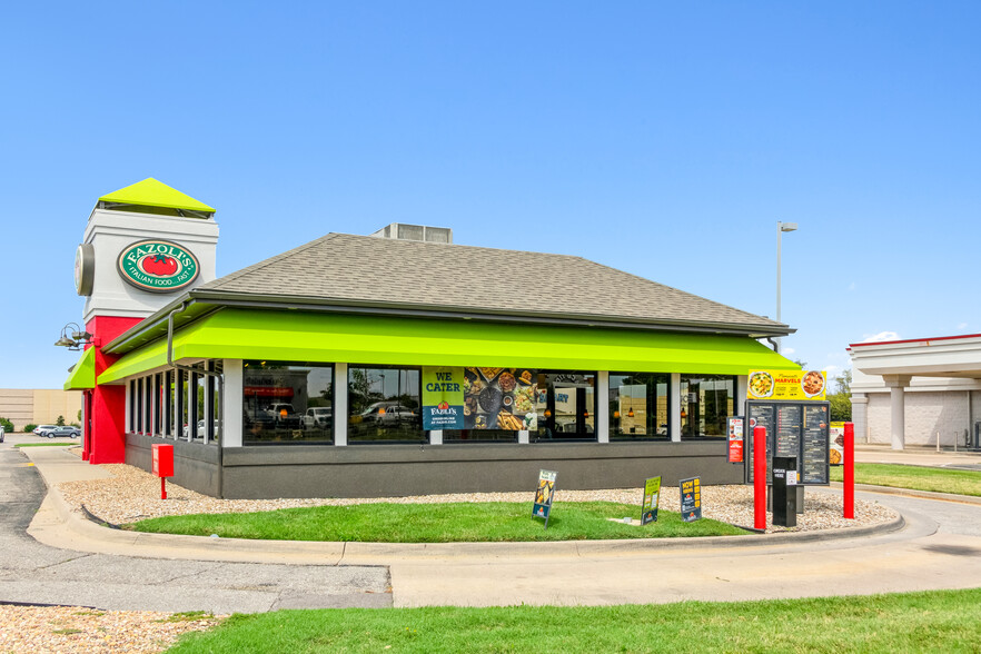 Primary Photo Of 3553 N Rock Rd, Wichita Fast Food For Sale