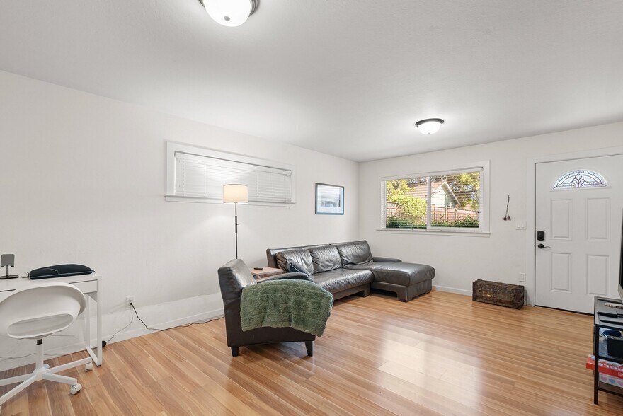 More Photos Of 420 Capitola Road Ext, Santa Cruz Apartments For Sale