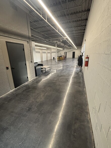More Photos Of 255 Homer St, Commerce Manufacturing For Lease