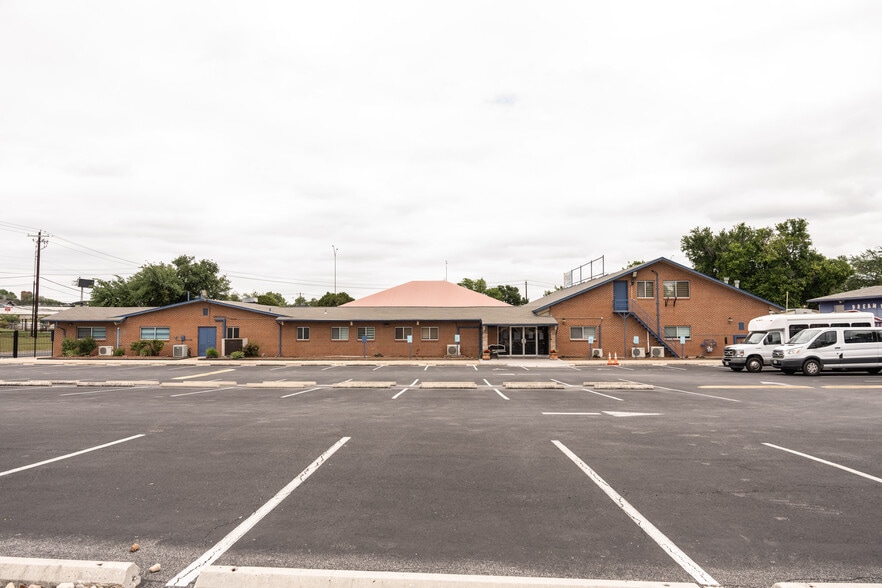 More Photos Of 301 W Anderson Ln, Austin Religious Facility For Sale