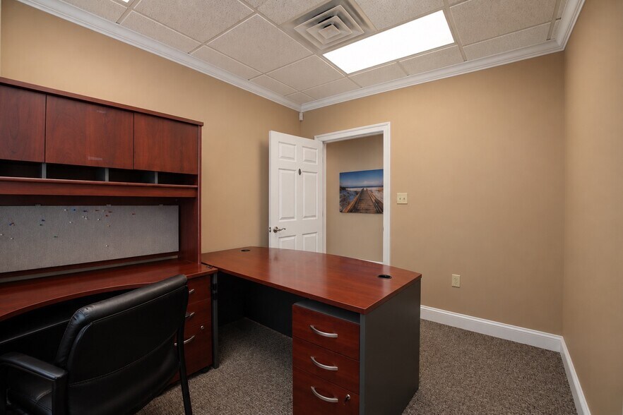 More Photos Of 1303 Courthouse Rd, Stafford General Retail For Sale