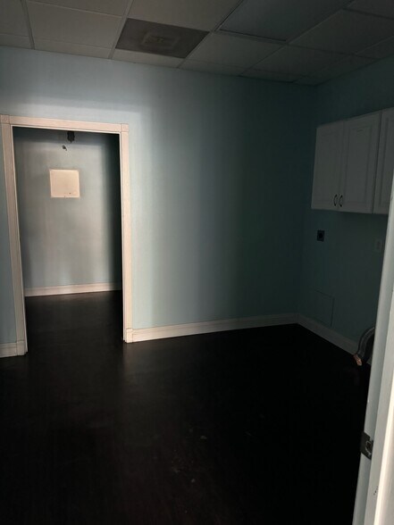More Photos Of 12889 Rancho Penasquitos Blvd, San Diego Freestanding For Lease