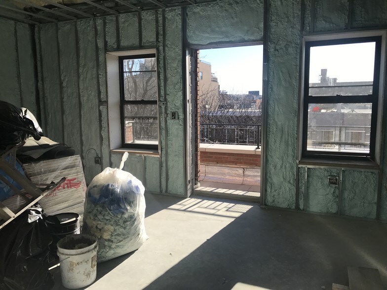 More Photos Of 147 11th St, Brooklyn Office For Lease