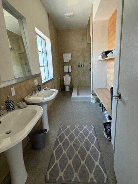 More Photos Of 1516 Folsom St, San Francisco Loft Creative Space For Lease