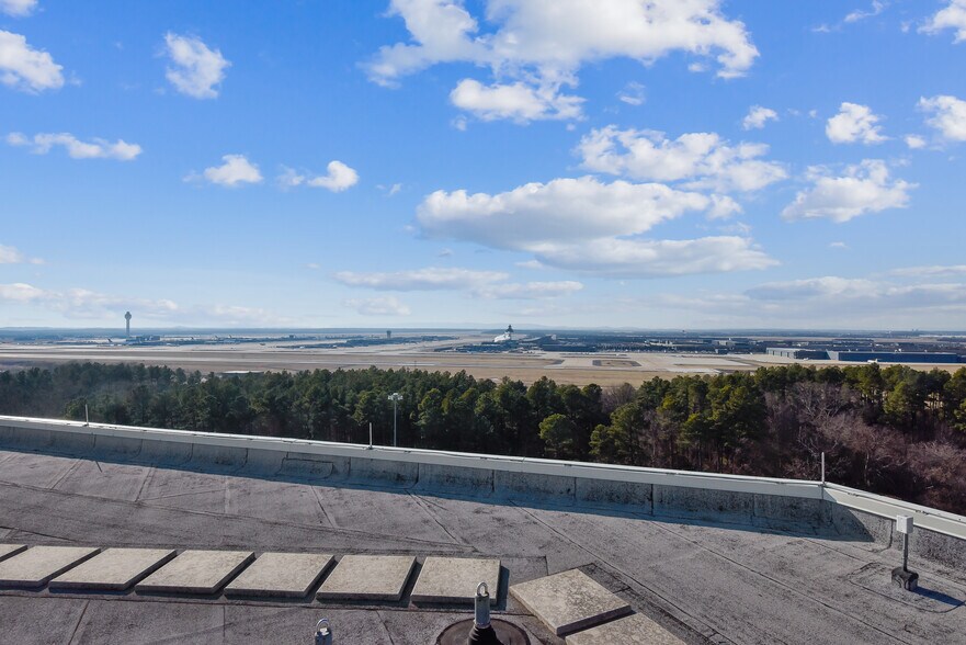 More Photos Of 2550 Wasser Ter, Herndon Office For Sale