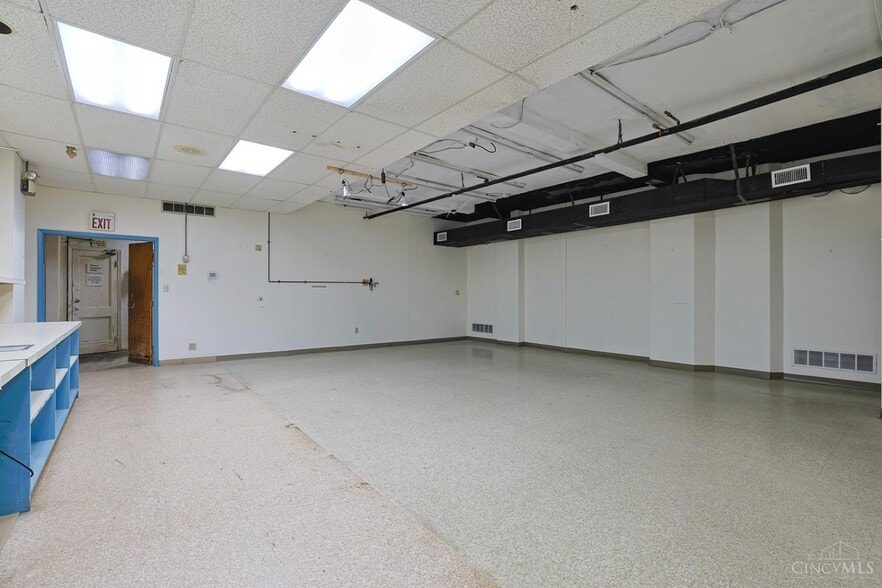 More Photos Of 2108 Central Pky, Cincinnati Loft Creative Space For Sale