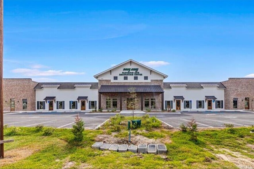 Primary Photo Of 1920 E McNeese St, Lake Charles Office For Lease
