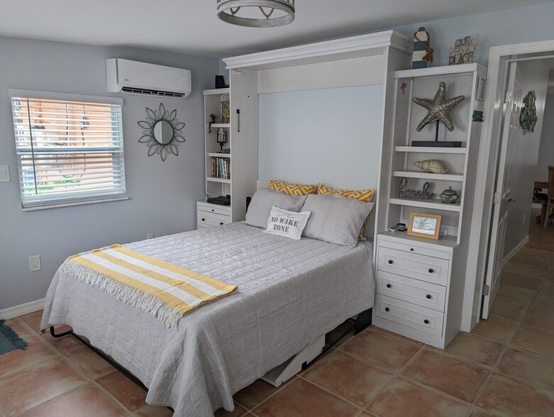 More Photos Of 2960 Oleander St, Saint James City Hotel For Sale