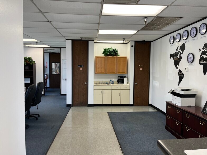 More Photos Of 9366 Wallisville Rd, Houston Warehouse For Lease