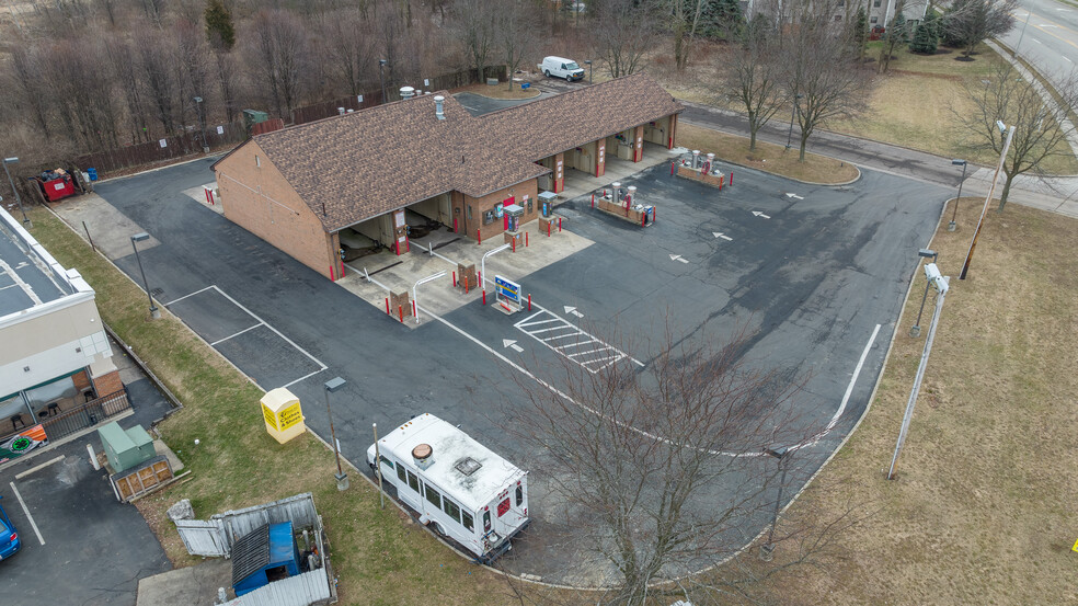 Primary Photo Of 8260 Sancus Blvd, Westerville Carwash For Sale