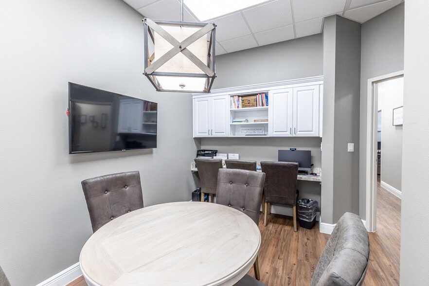 More Photos Of 809 County Road 466, Lady Lake Medical For Sale