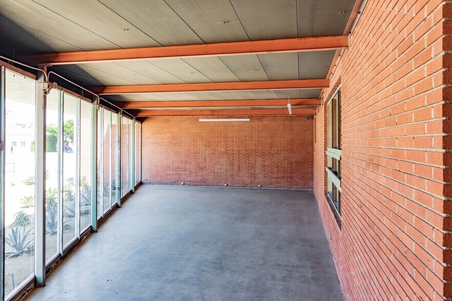 More Photos Of 5880 Adams Blvd, Culver City Industrial For Lease