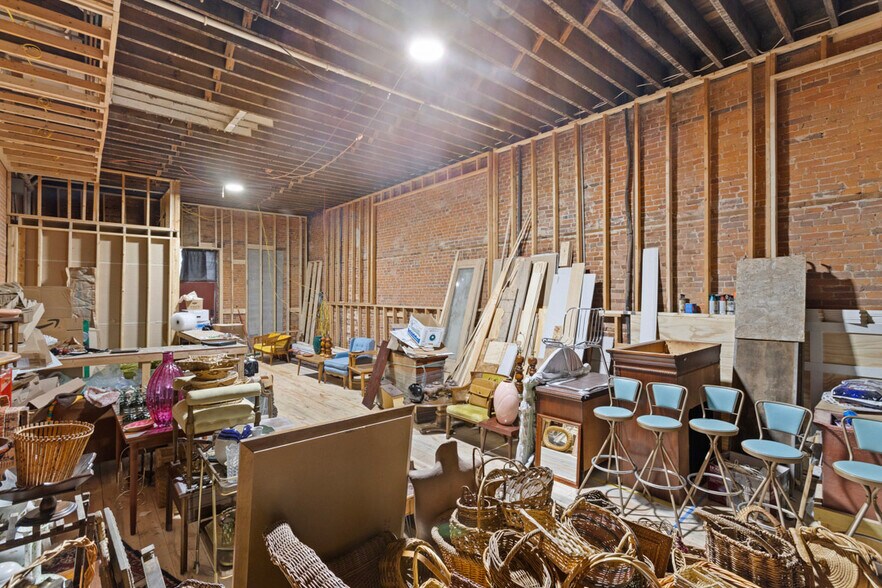 More Photos Of 217 W Main St, Freeport Office Residential For Sale