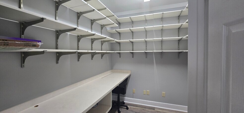 More Photos Of 2525 Raeford Rd, Fayetteville Medical For Lease