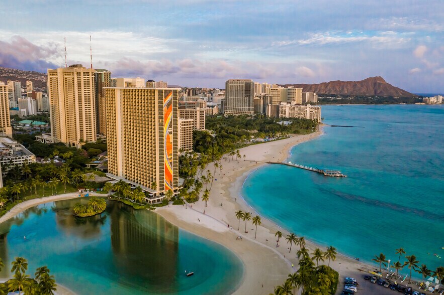 More Photos Of 2005 Kalia Rd, Honolulu Hotel For Lease