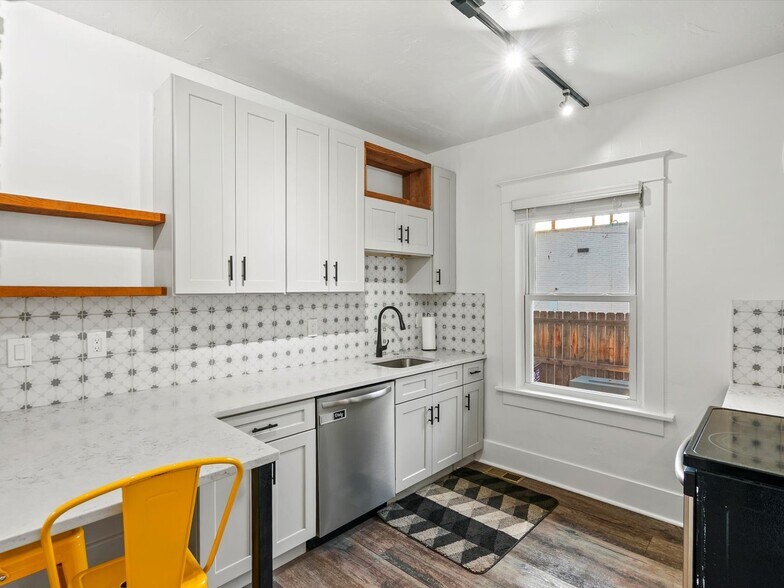 More Photos Of 4735 W 38th Ave, Denver Office For Sale