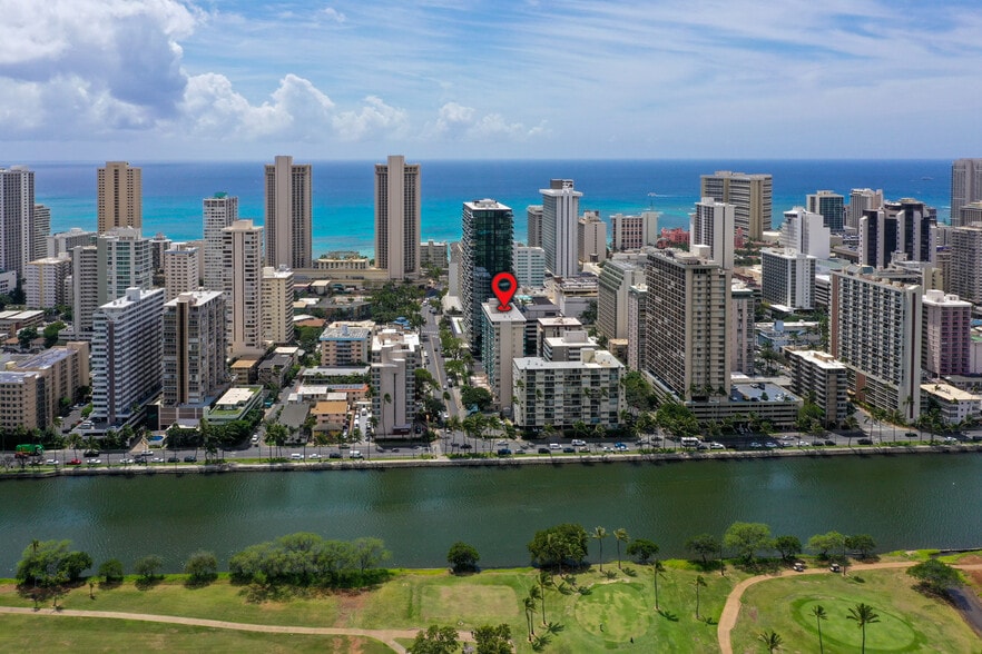 More Photos Of 444 Kanekapolei St, Honolulu Hotel For Lease