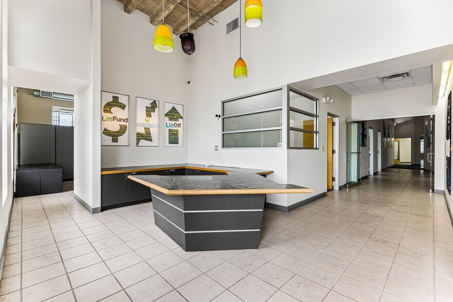 More Photos Of 2014 S Hackberry St, San Antonio Office For Sale