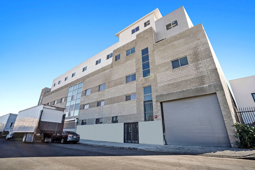Primary Photo Of 746-756 Ceres Ave, Los Angeles Warehouse For Lease