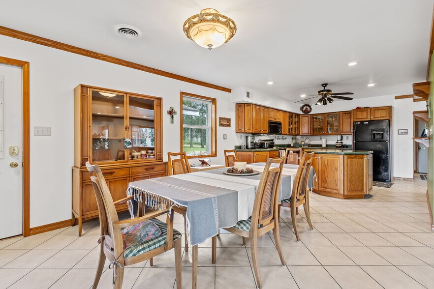 More Photos Of 2507 E 1100 N, Demotte Apartments For Sale