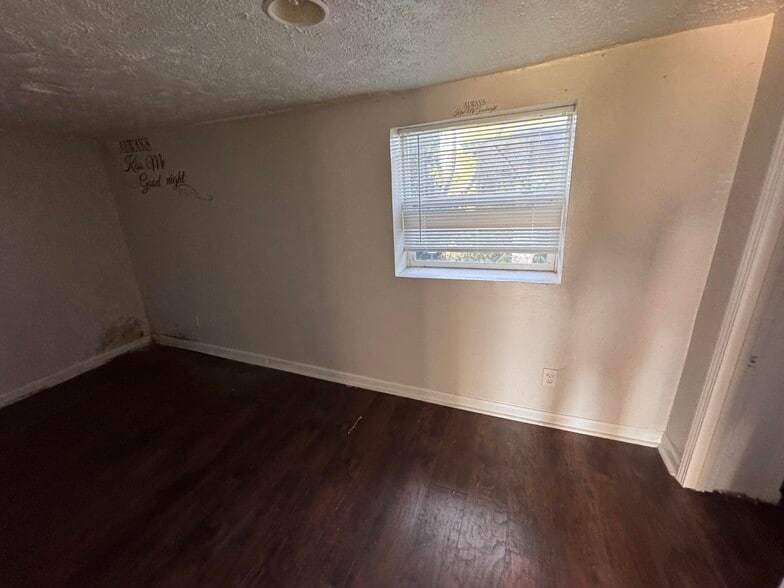 More Photos Of 2048 4th Ave, Cincinnati Multifamily For Sale