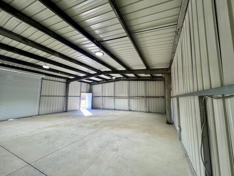 More Photos Of 731 E River Ave, Porterville Warehouse For Lease