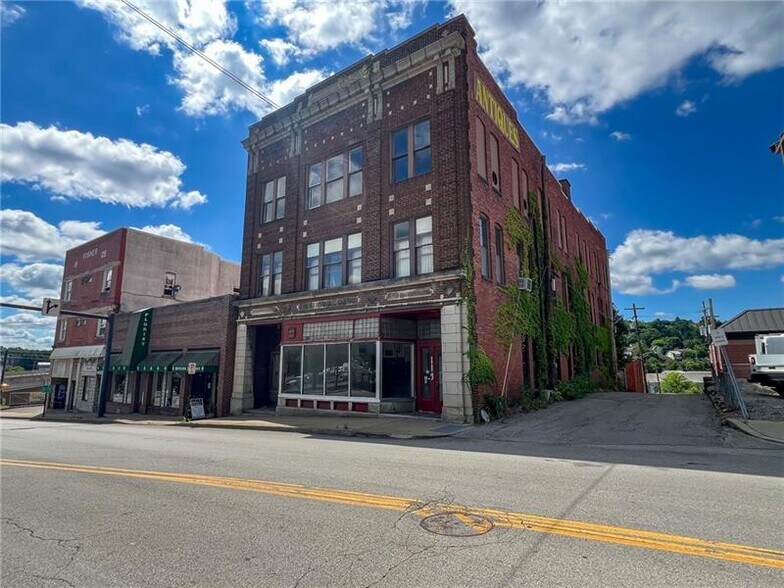 More Photos Of 119 E Wayne St, Butler Office Residential For Sale