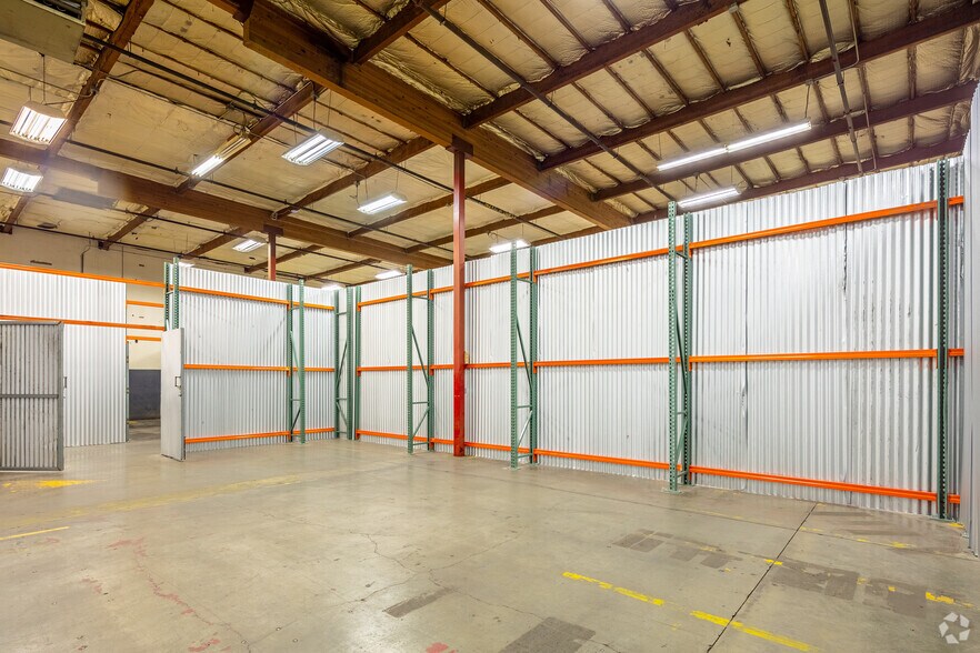 More Photos Of 6035 NE 92nd Dr, Portland Warehouse For Lease