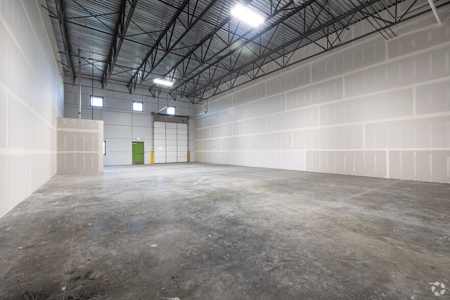 More Photos Of 5718 W 3500 South, West Valley Warehouse For Lease