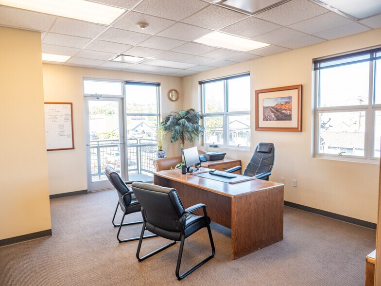 More Photos Of 2000 W Hamilton Pl, Englewood Office For Lease