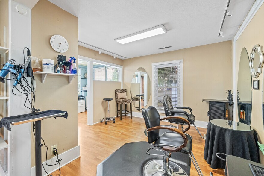 More Photos Of 805 Turner St, Clearwater Office For Sale